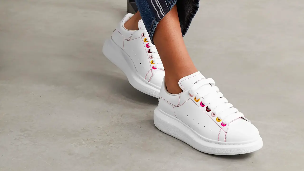 How To Style Alexander McQueen Sneakers 2021, McQueen Sneakers Outfit  Ideas Men