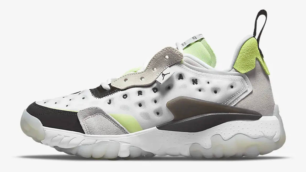 Nike's Extra 25% Off Sale Code's Been Extended & Here's Favourite Sneakers