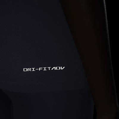 Nike Dri-FIT ADV Aura Slim-Fit Tank