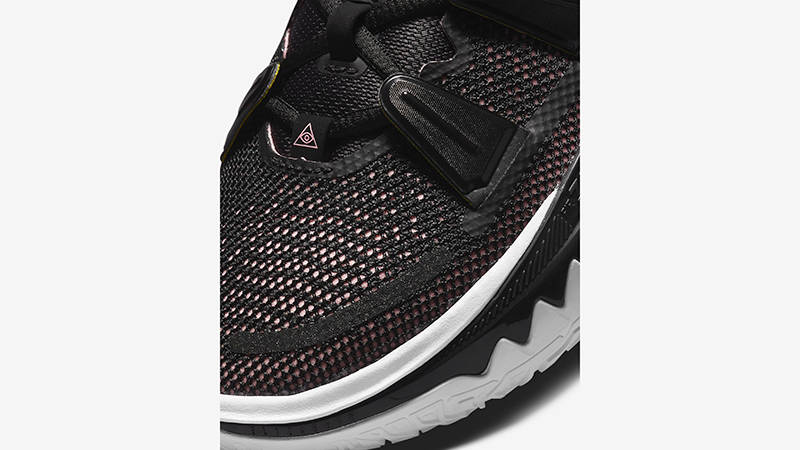 kyrie 7 black arctic punch