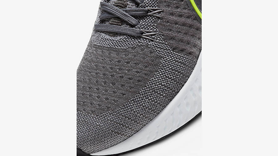 Nike React Infinity Run Flyknit 2 Particle Grey Volt CT2357-004 Detail