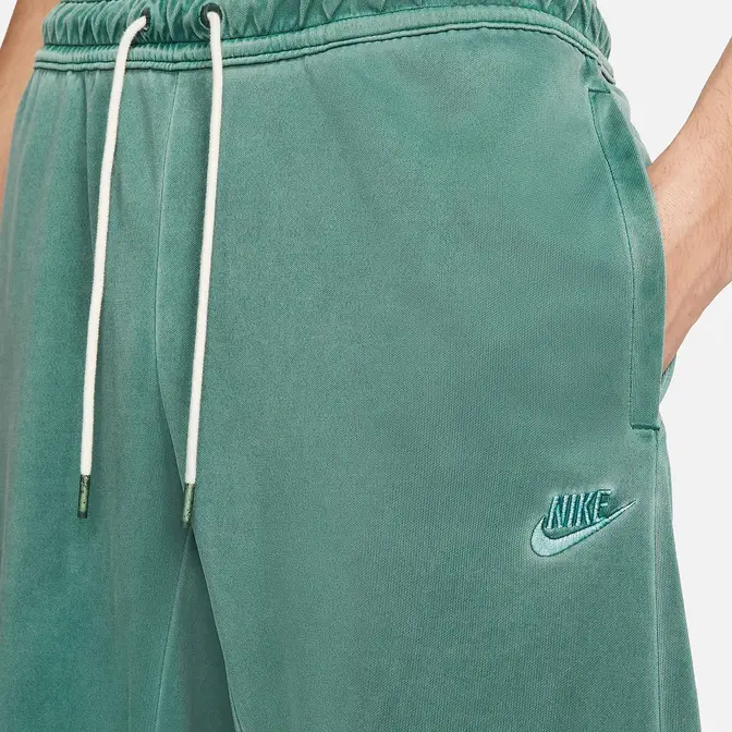 Nike ash green discount joggers