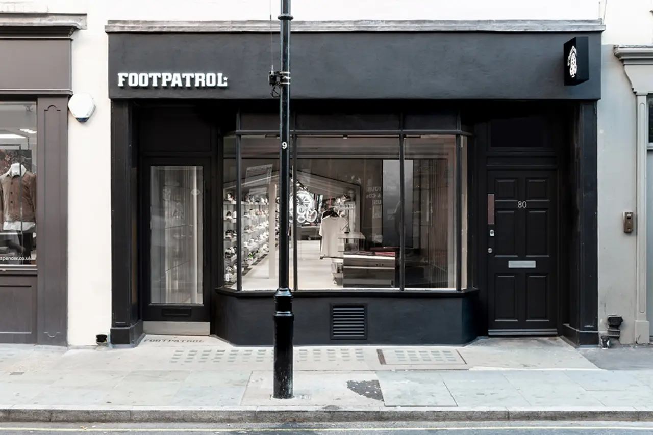 Footpatrol - Marcelo Burlon County of Milan patchwork denim high-top sneakers Blau Stores in London