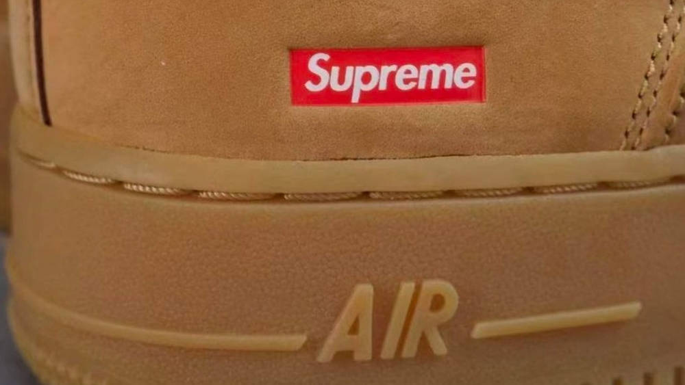 Image via sneakerjamz_new supreme nike air force 1 4