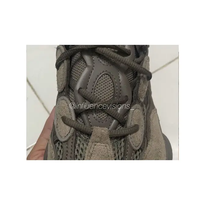 Yeezy 500 Brown middle
