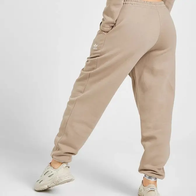 Adidas best sale tape jogger