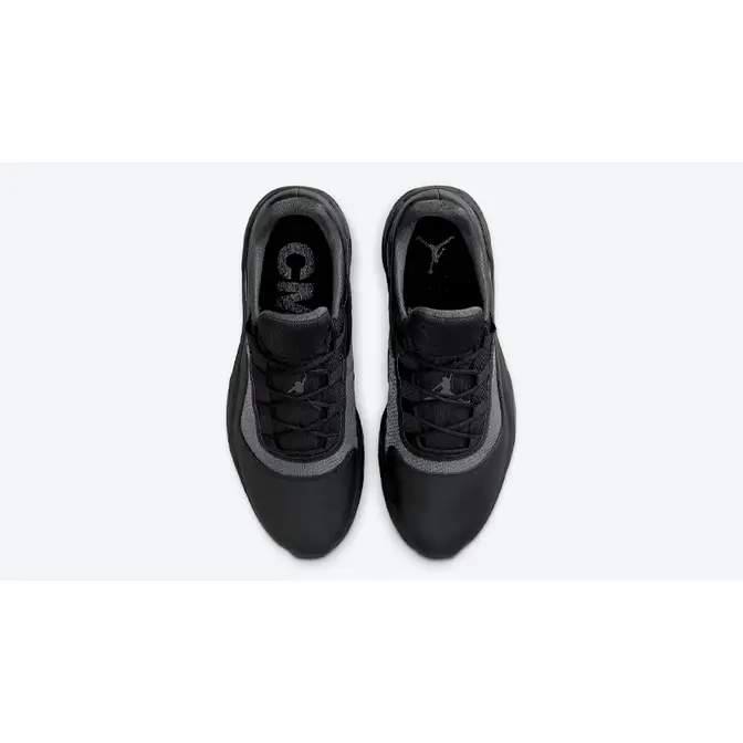 Jordan 11 triple top black