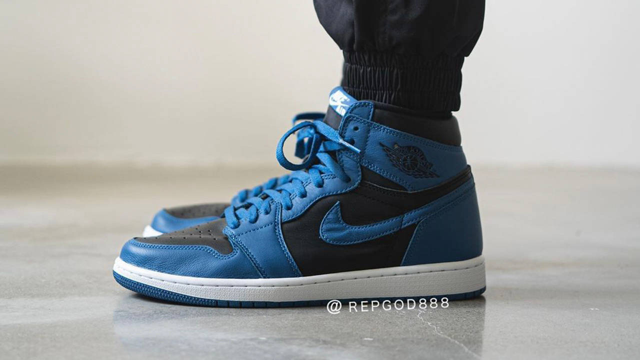 Air Jordan 1 Retro High OG "Dark Marina Blue"