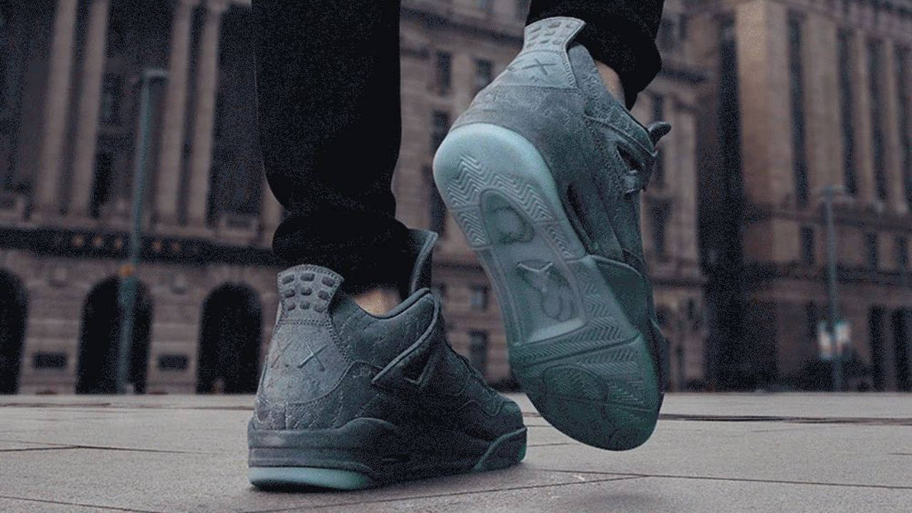 kaws jordan 4