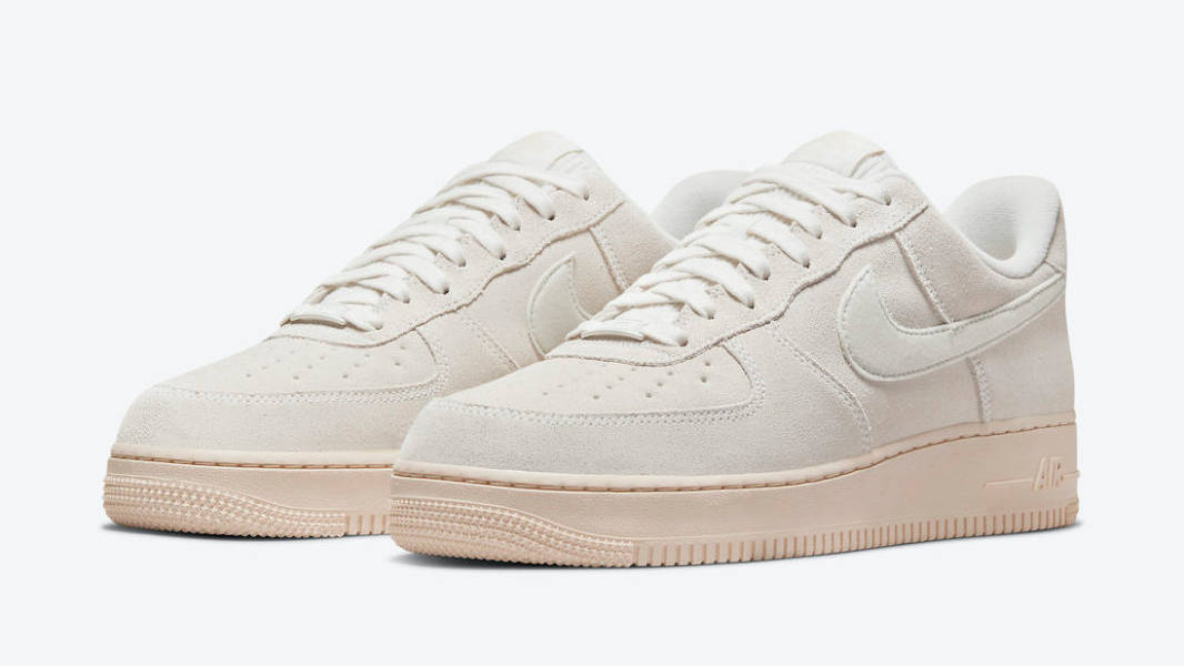 Nike Air Force 1 Low Summit White Suede 