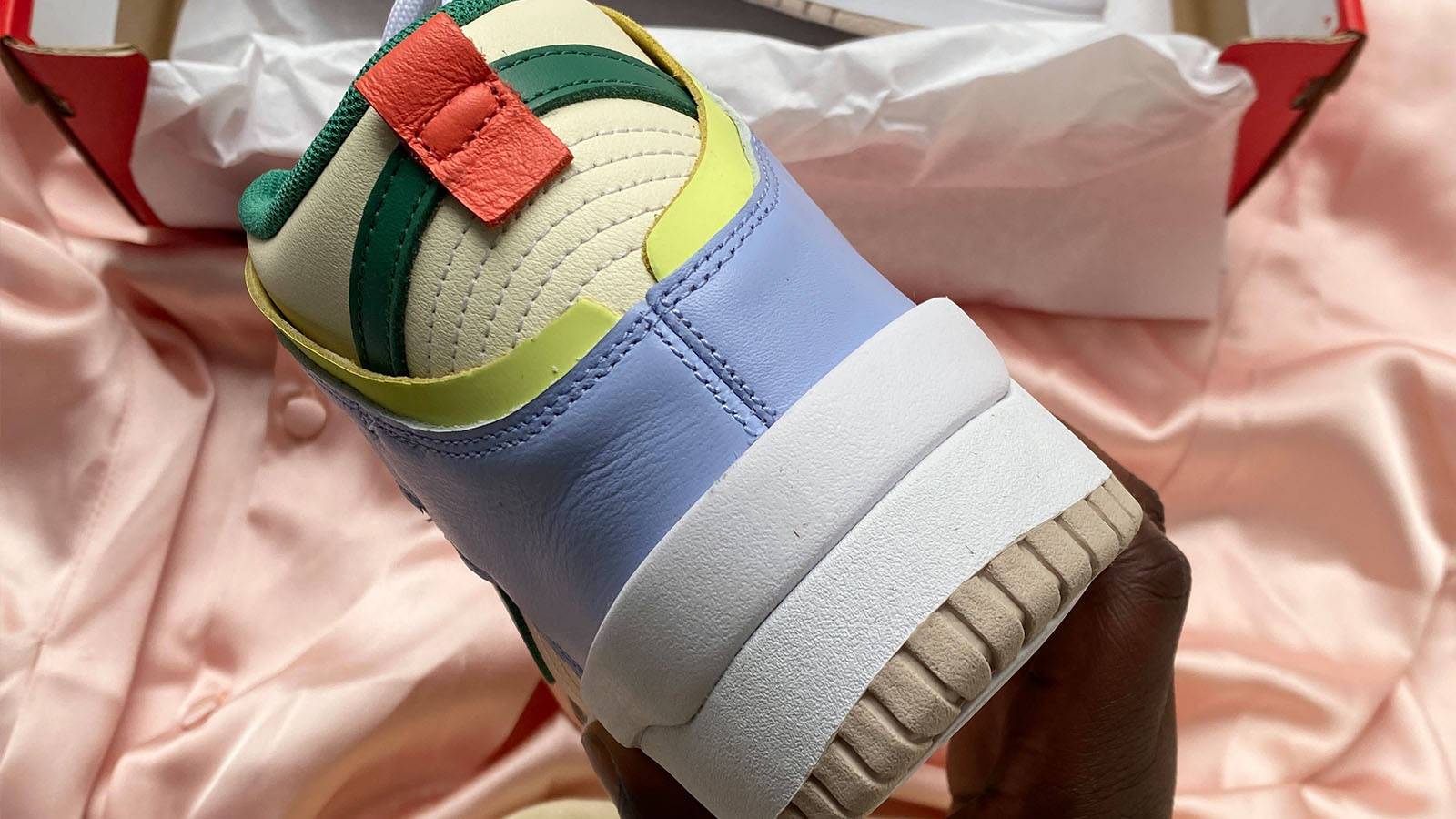 Nike dunk high rebel multi heel shot
