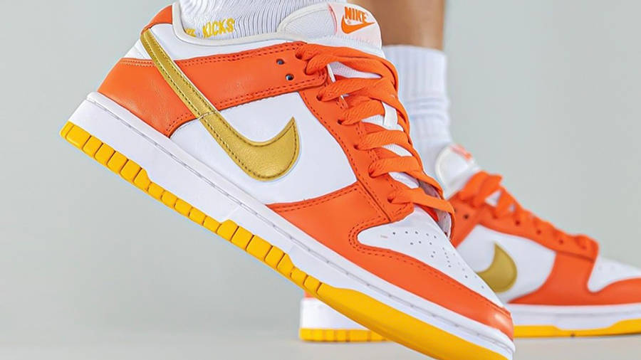 golden orange dunk low