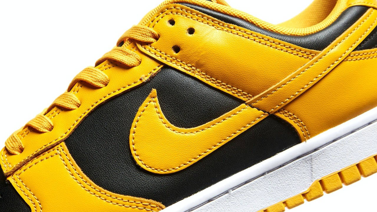 nike dunk low goldenrod 4