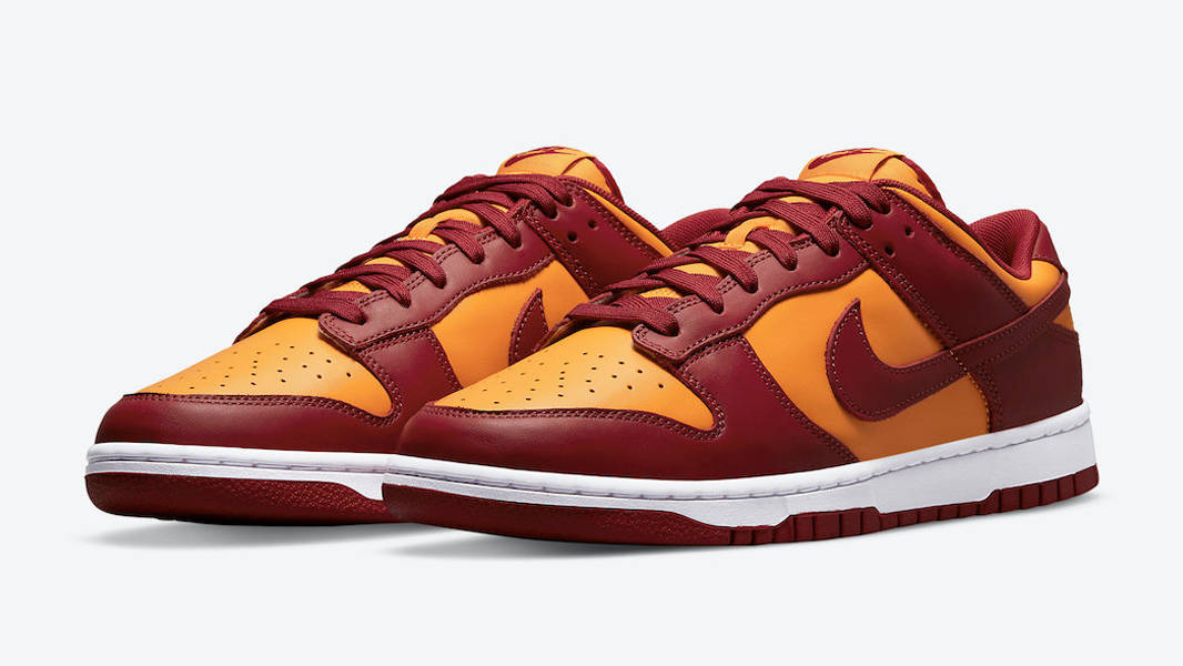 gold dunk low