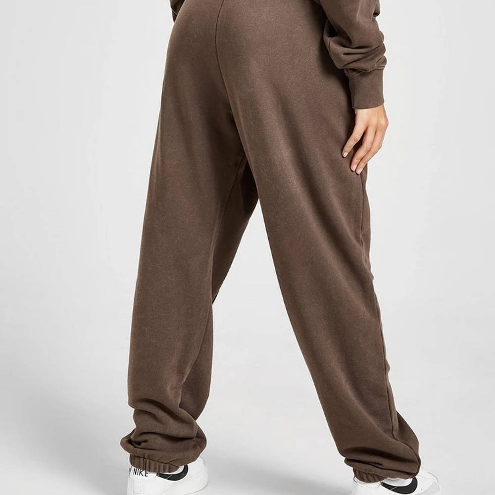 essential fleece joggers nike