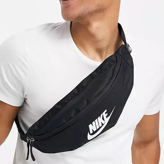 Nike bum hot sale bag uk