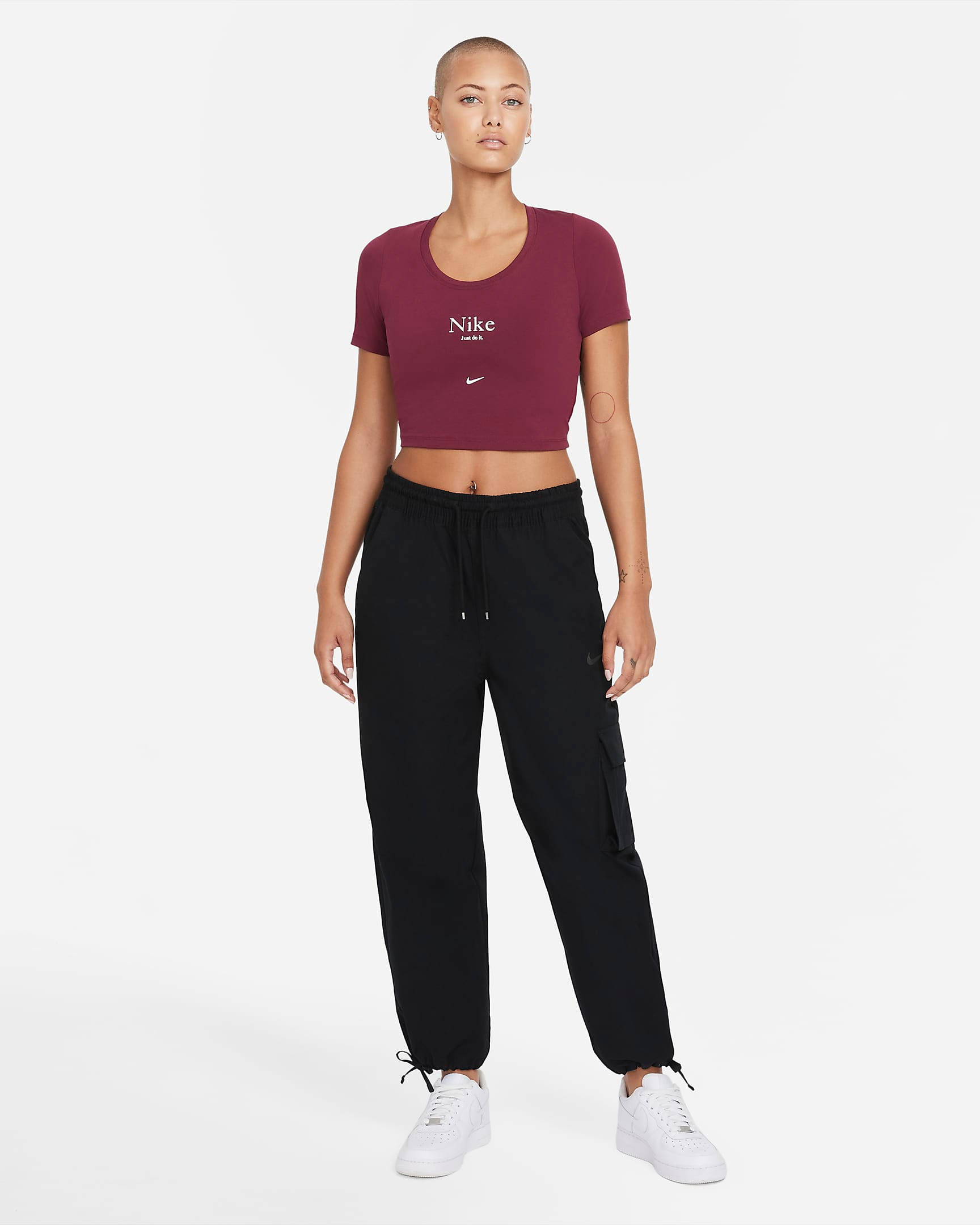nike essential short sleeve crop top