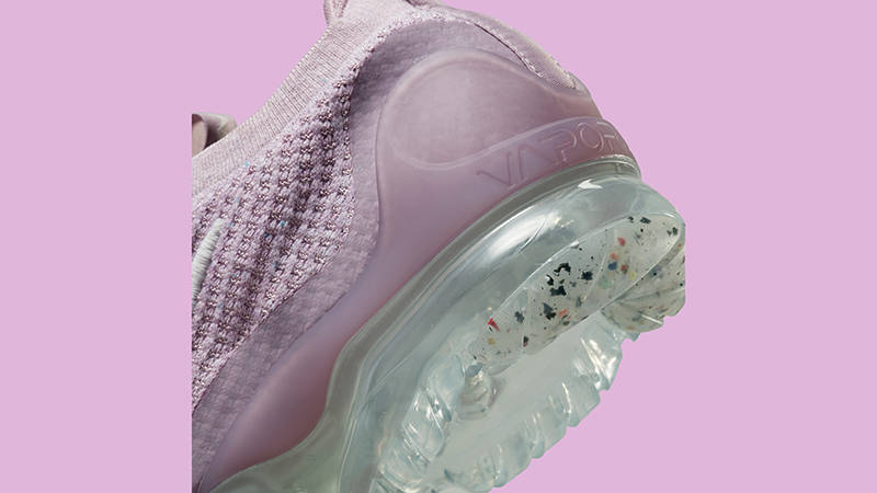 Light pink nike on sale vapormax