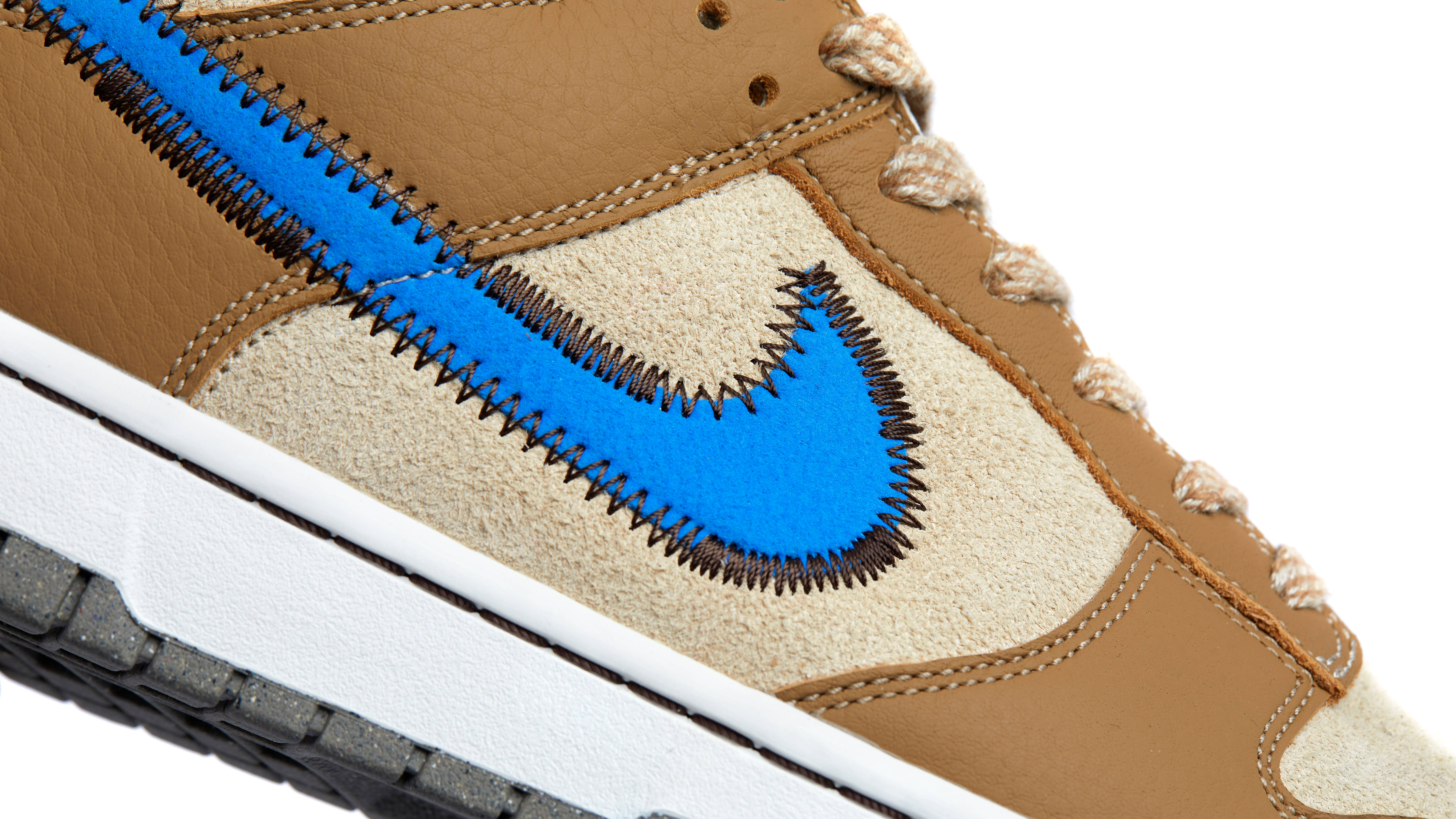 size? x Nike Dunk Low