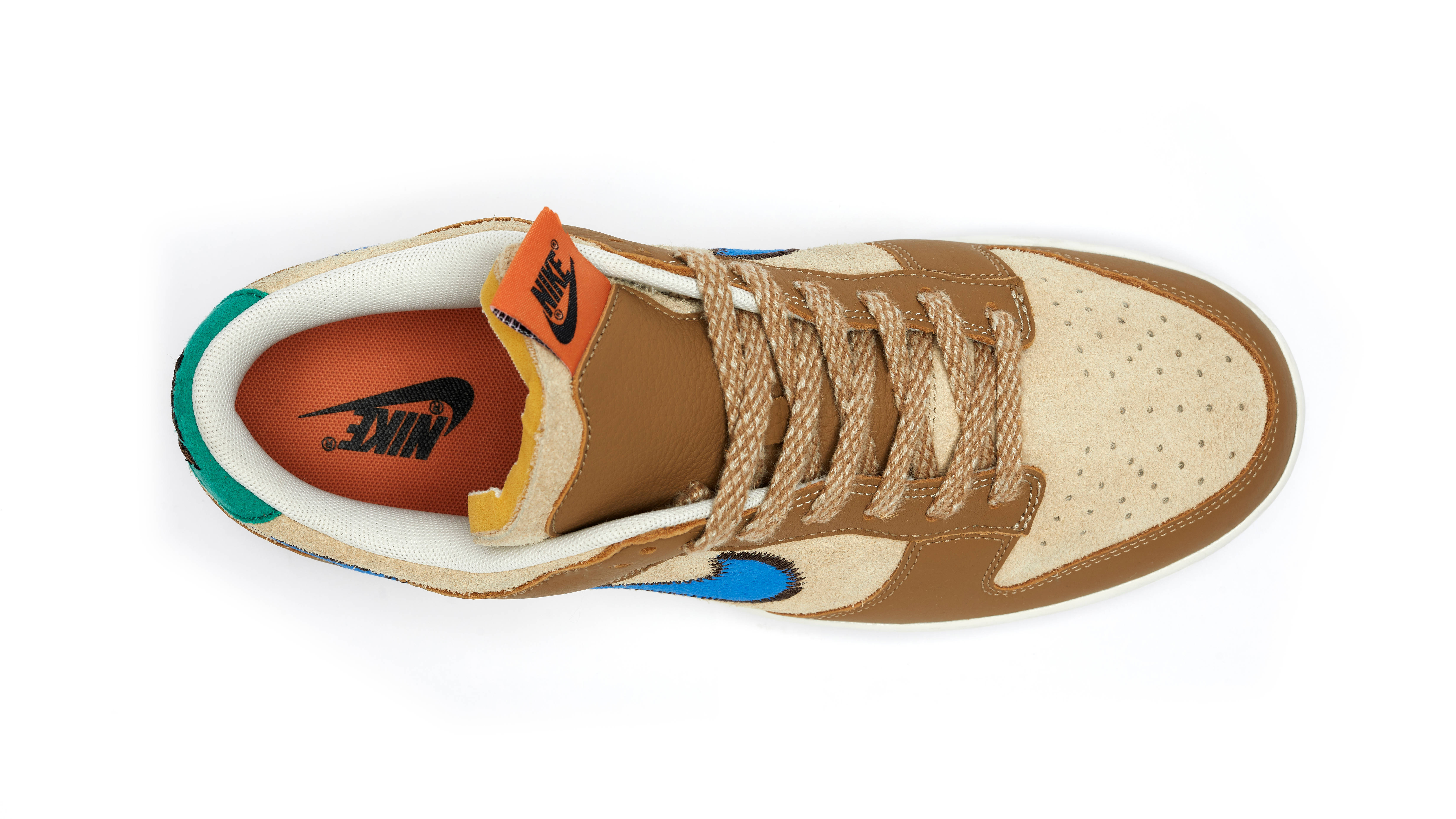 size? x Nike Dunk Low