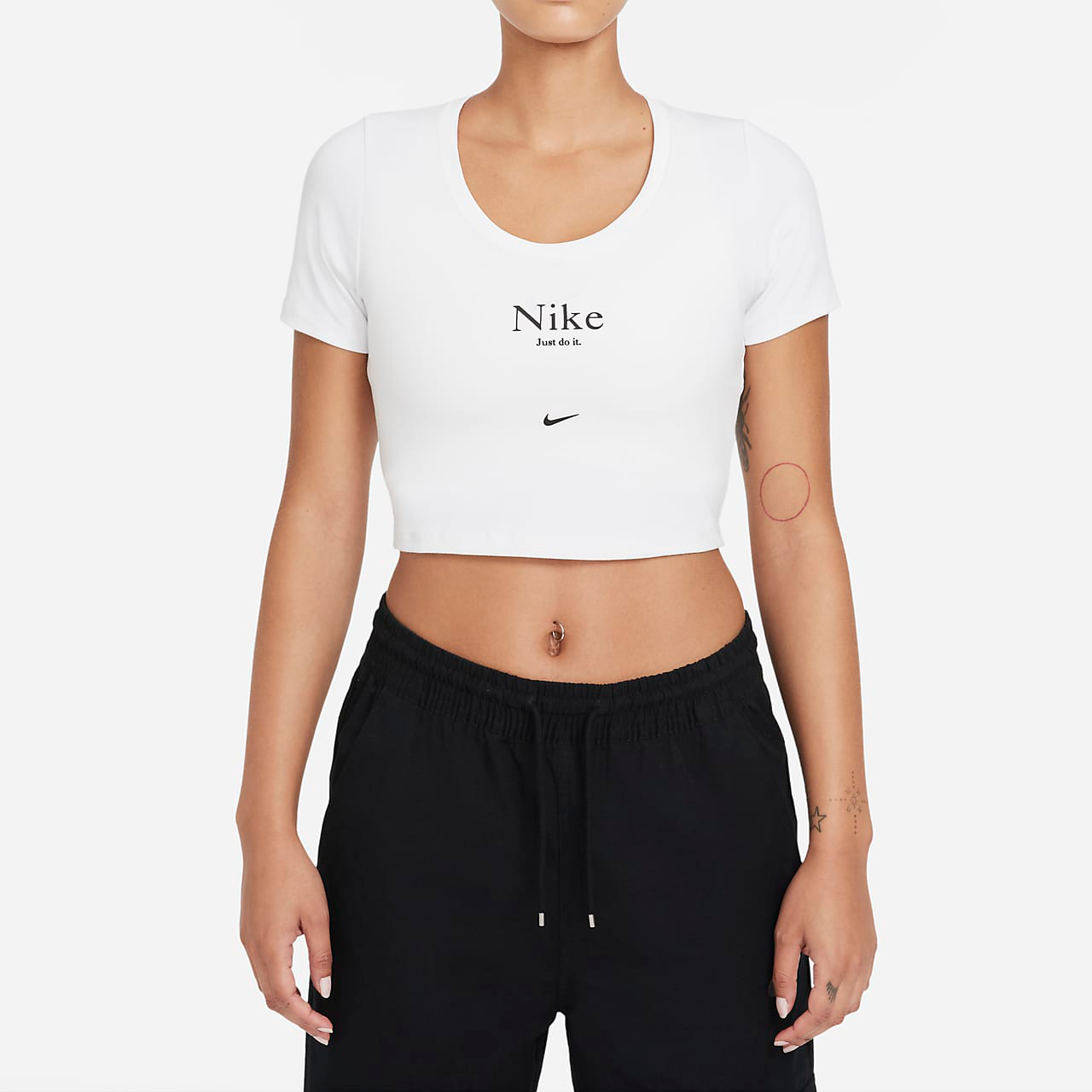 sportswear-essential-short-sleeve-crop-top-bxrmwZ.png1