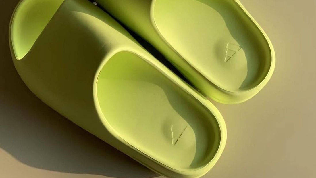 Yeezy Slide Green feature