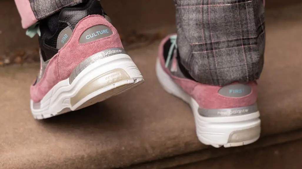クリームシルバー　利休バック The Damari Savile x New Balance 992 