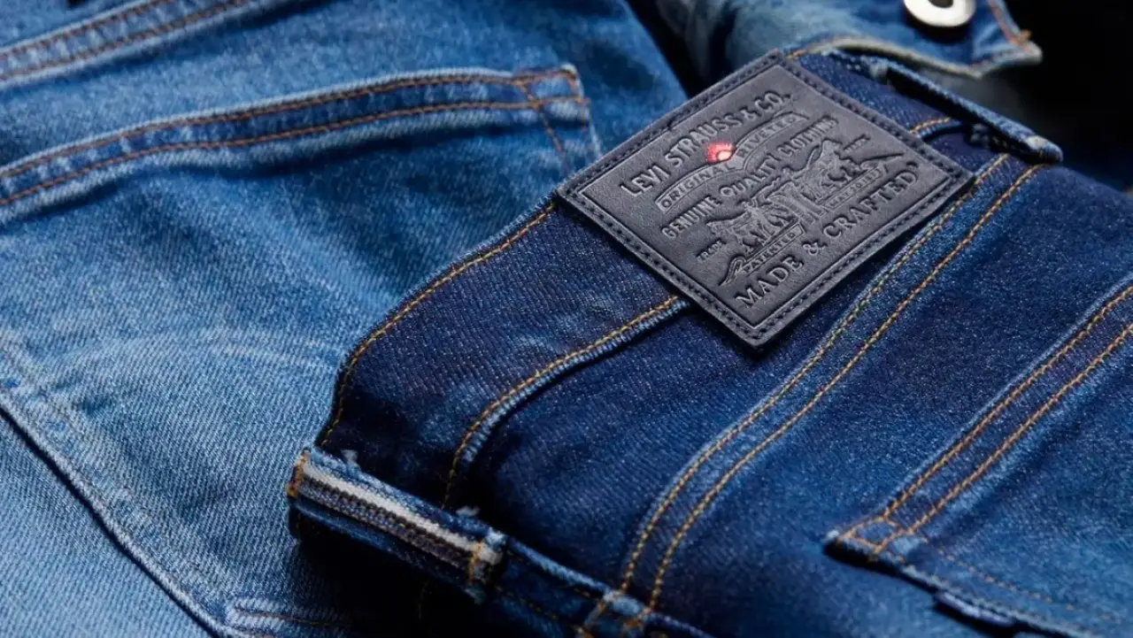 How To Buy A Jean Jacket | Man's Guide To Denim Jackets | Levis Trucker  Jacket | Wrangler Denim Coat - YouTube