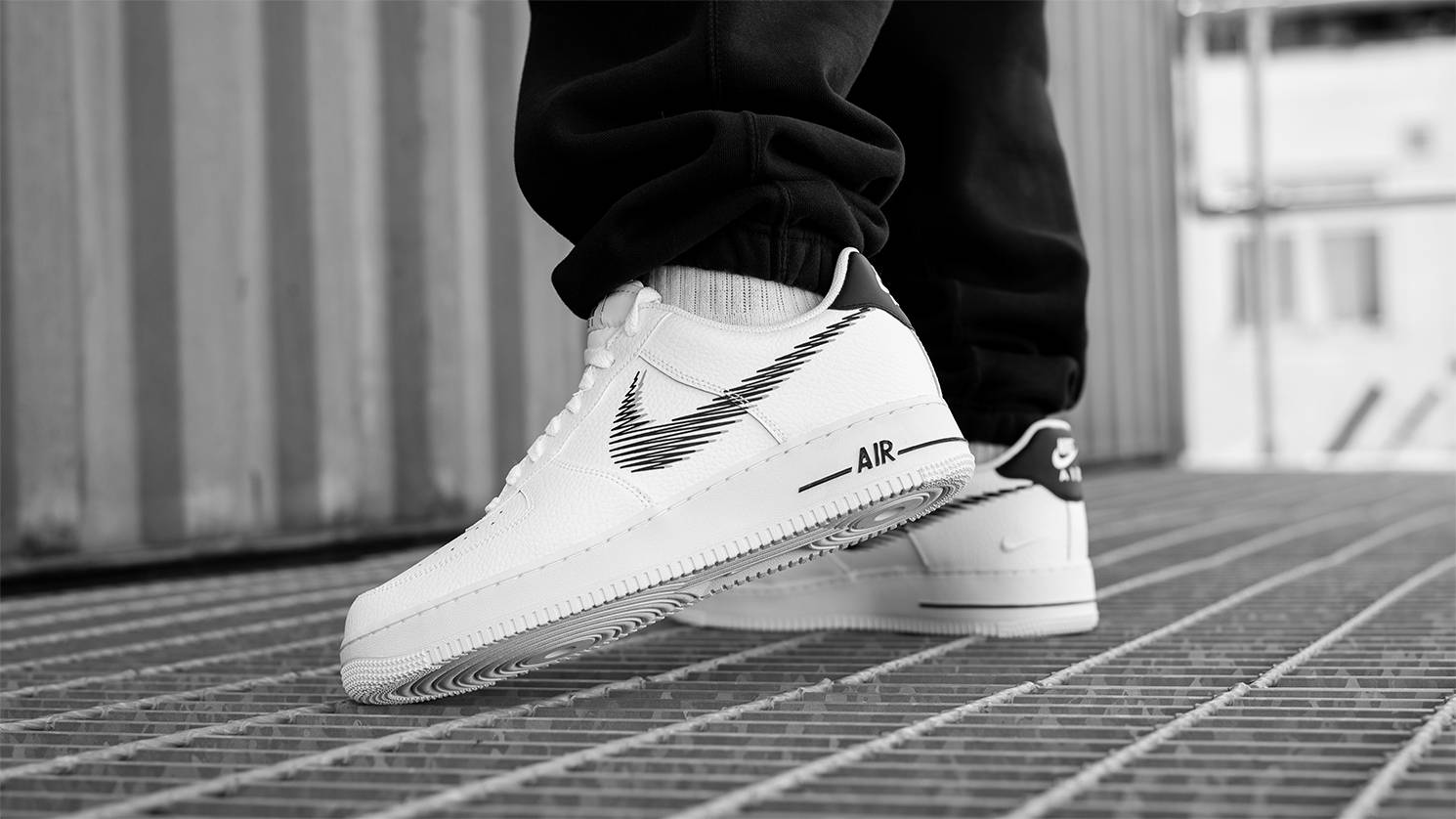 Nike air force 1 utility white on feet best sale