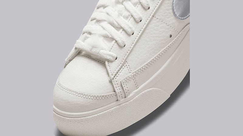 Nike Blazer Low Platform Sail Metallic Silver