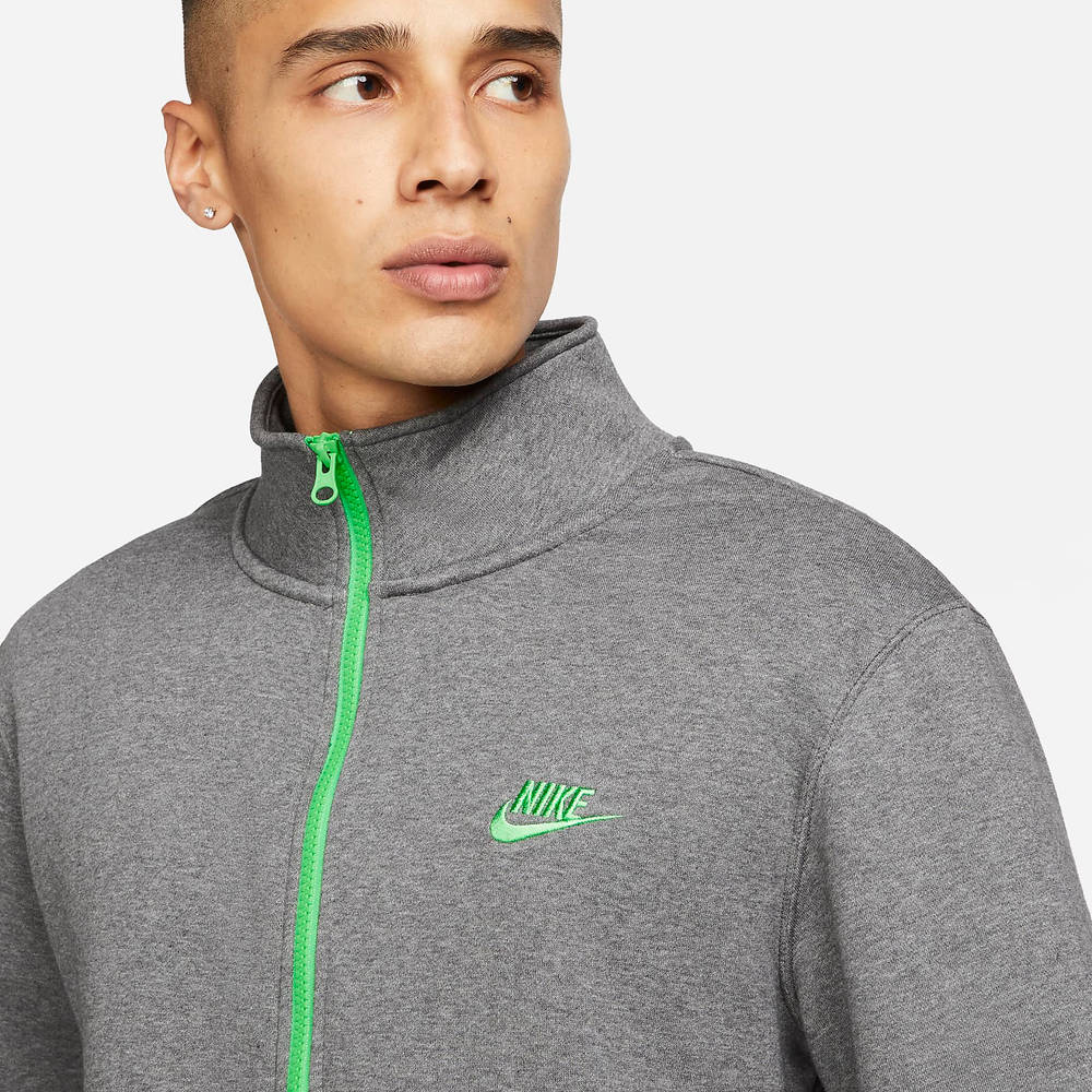 nike sweatshirt with zipper in back
