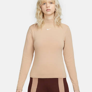 Nike Sportswear Collection Essentials Long-Sleeve Mock Top