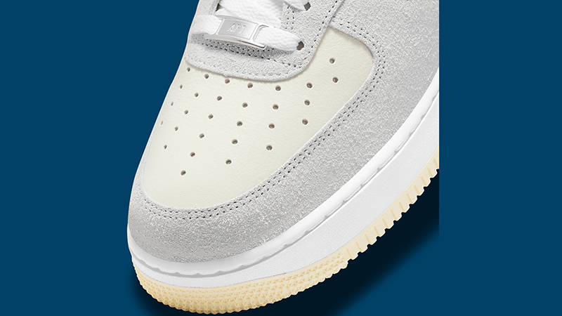 UNDEFEATED x Nike Air Force 1 5 On It DM8461-001 Detail