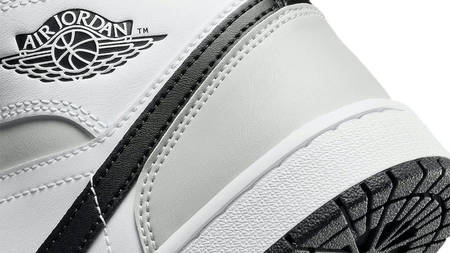 Light Smoke Grey Overlays Dress the Latest Air Jordan 1 Mid Light Smoke Grey Overlays Dress the Latest Air Jordan 1 Mid
