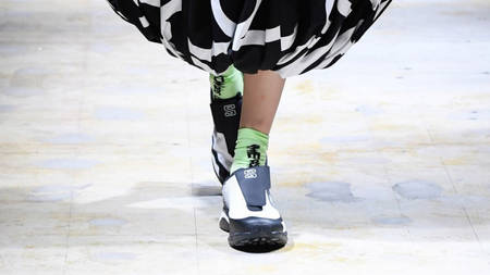 High Fashion and Outdoor Gear Collide with the COMME des GARÇONS x Salomon Collection High Fashion and Outdoor Gear Collide with the COMME des GARÇONS x Salomon Collection