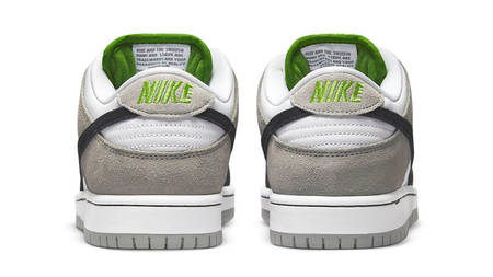 First Look at the Nike SB Dunk Low "Chlorophyll" First Look at the Nike SB Dunk Low "Chlorophyll"