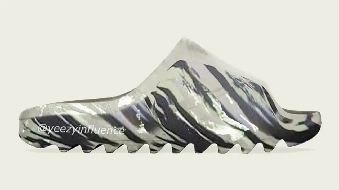 Zebra discount yeezy slippers