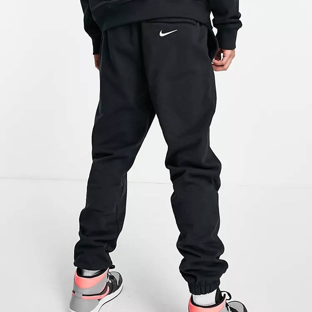 nike retro joggers