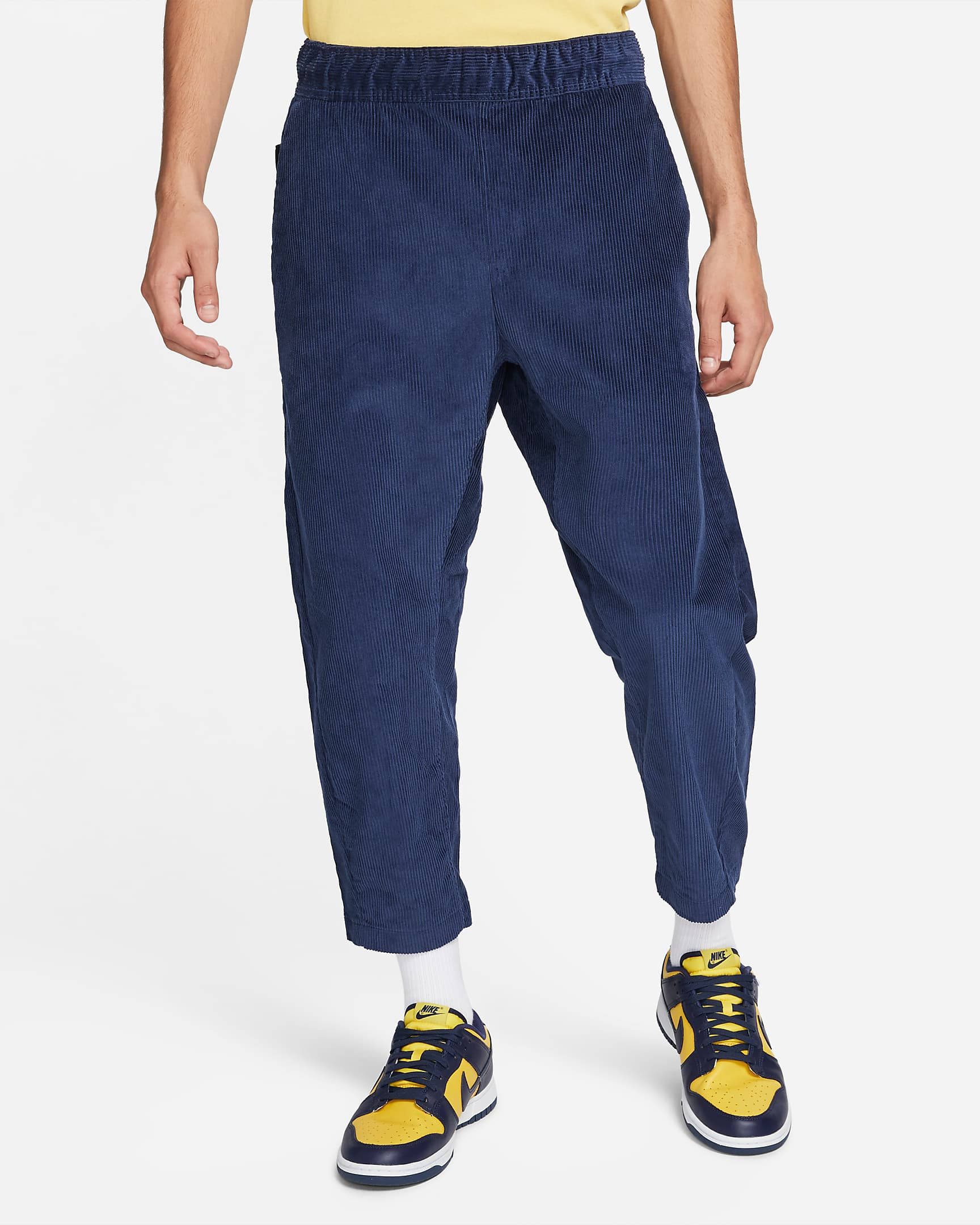 nike cropped trousers