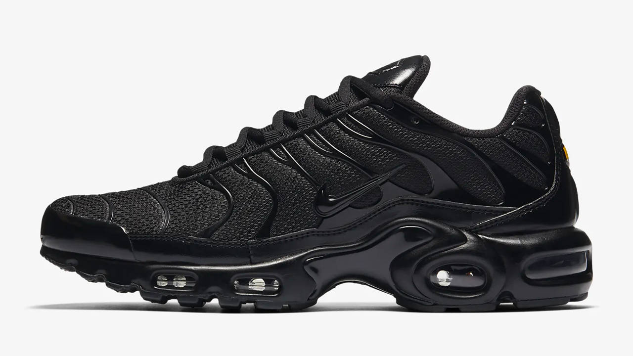 Shop This Season's Hottest Nike Sneakers Right Here!