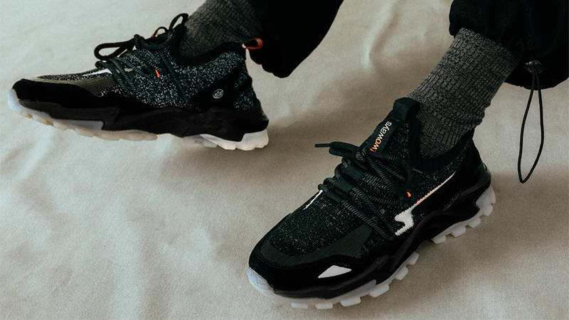 Notwoways Afterdark Onyx Black on foot