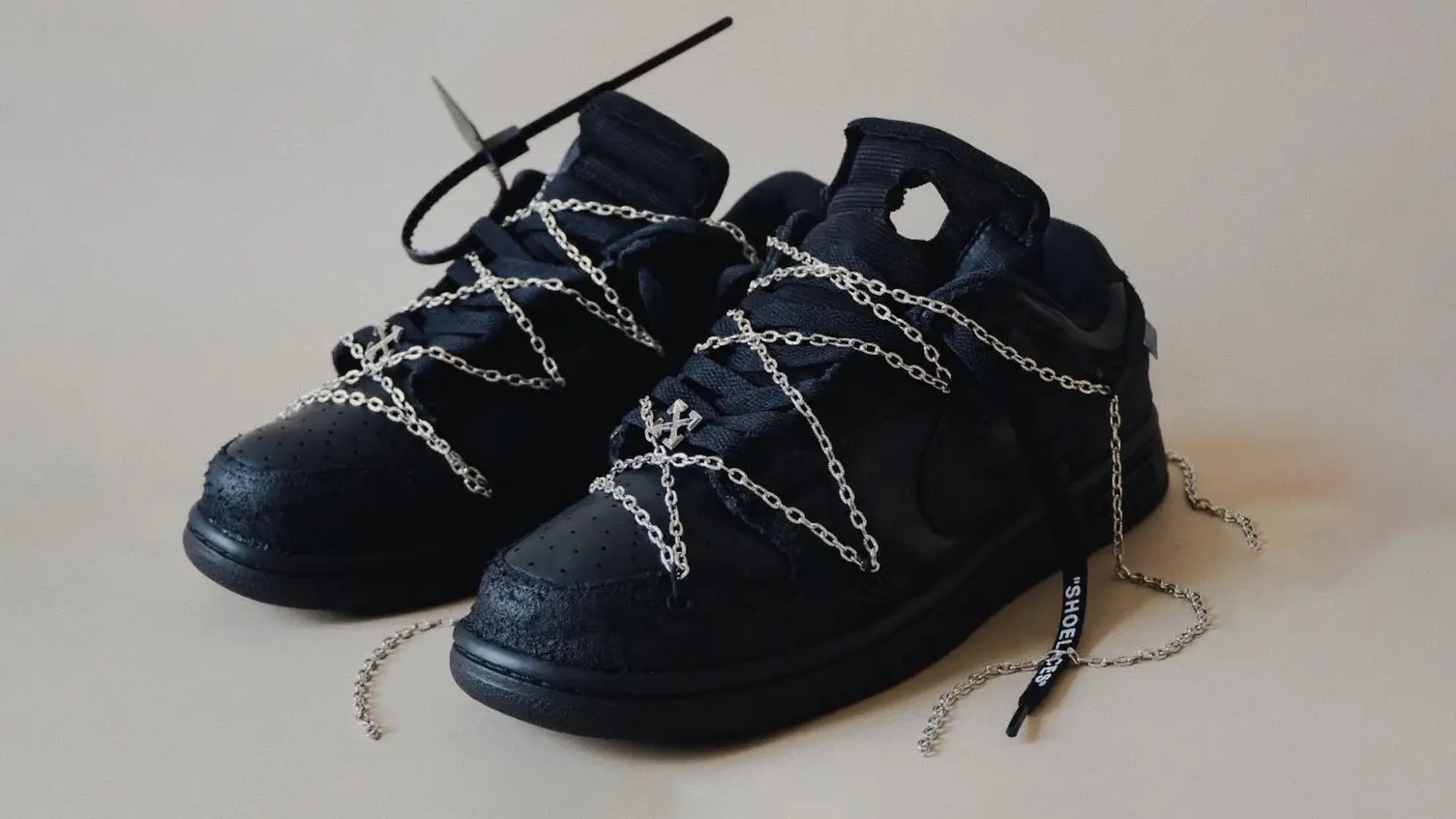 Virgil Abloh Off-White™ x Nike Dunk Low Group Chat