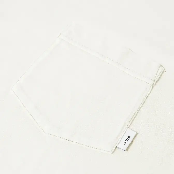 Short Sweater With Pockets And Logo Motif T-Shirt Off White Detail