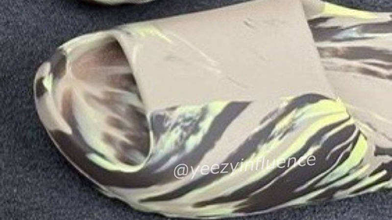 Yeezy MX Slide Detail
