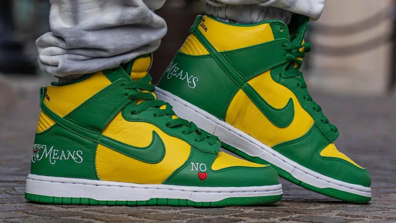 Green and yellow 2024 nike dunks high