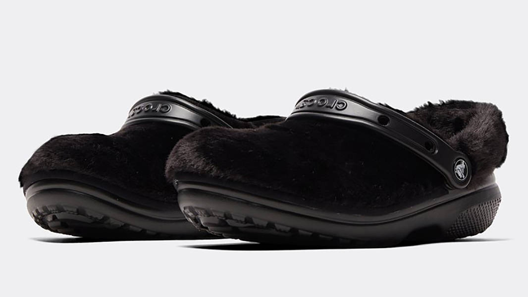 Crocs Classic Clog Cozy Fuzz Black