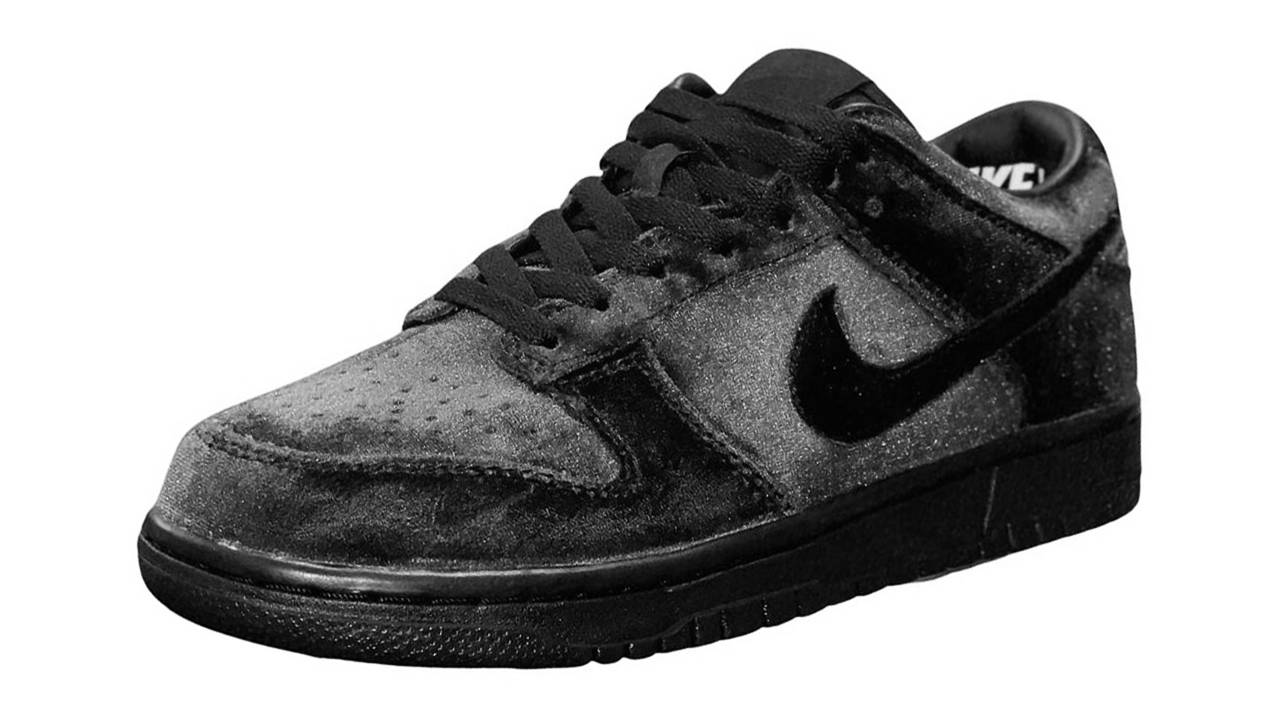 Dover Street Market x Nike Dunk Low "Triple Black"