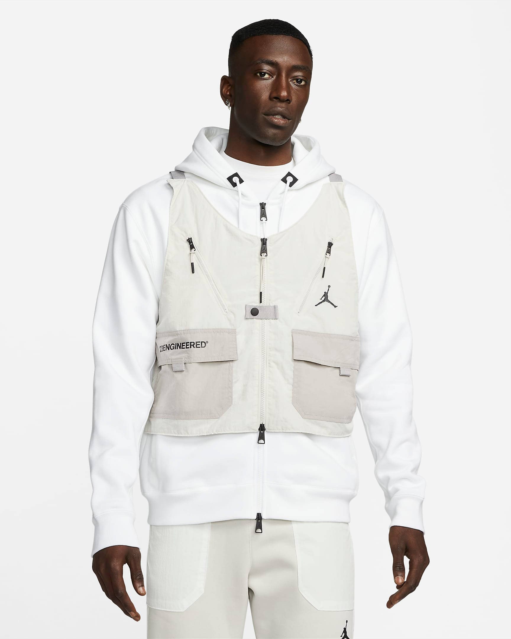 https://cms-cdn.thesolesupplier.co.uk/2021/11/jordan-23-engineered-full-zip-fleece-hoodie-dc9581-100.jpg