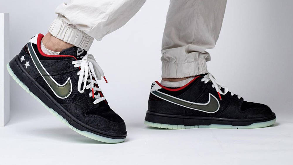 Image via repgod888 LPL x Nike Dunk Low "League of Legends"
