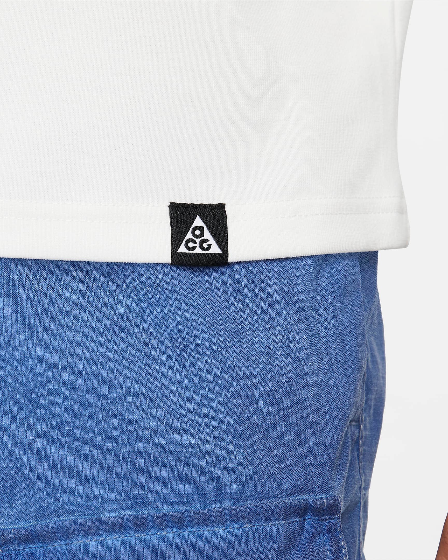 Nike ACG Ice Cave Long-Sleeve T-Shirt DJ5776-121 Detail 2